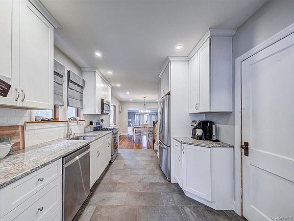 3rd image of 31 Brozdowski Ln