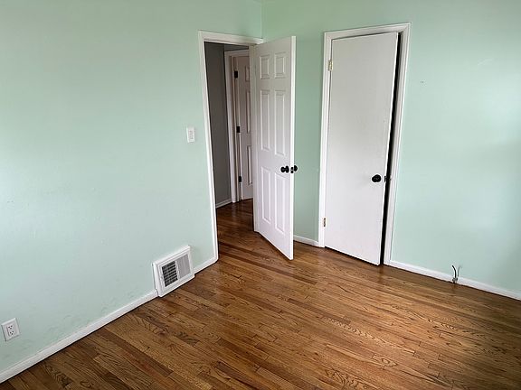 4th image of 1419 Whitcomb Ave