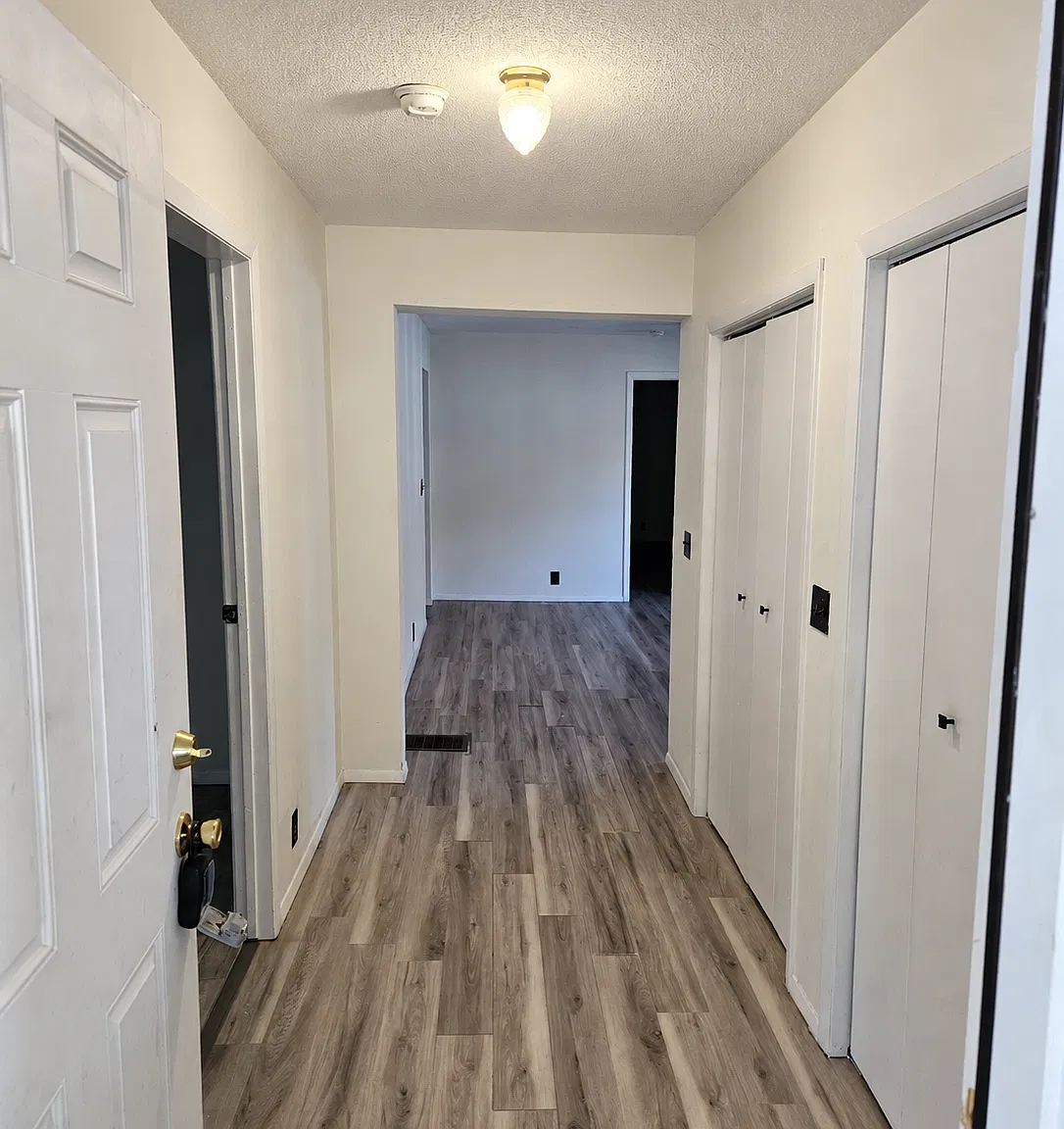 3 bed, 1.5 bath, 1390 sqft, $975 — Photo 2
