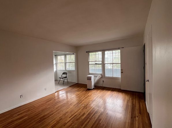 873 N Hoover St #1/2