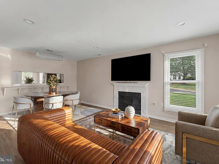7302 Rokeby Dr — Photo 5