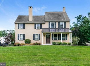 2 Paddock Ct, Mount Laurel, NJ 08054