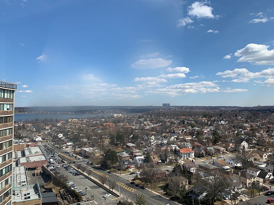 1st image of 2 Bay Club Dr APT 21L