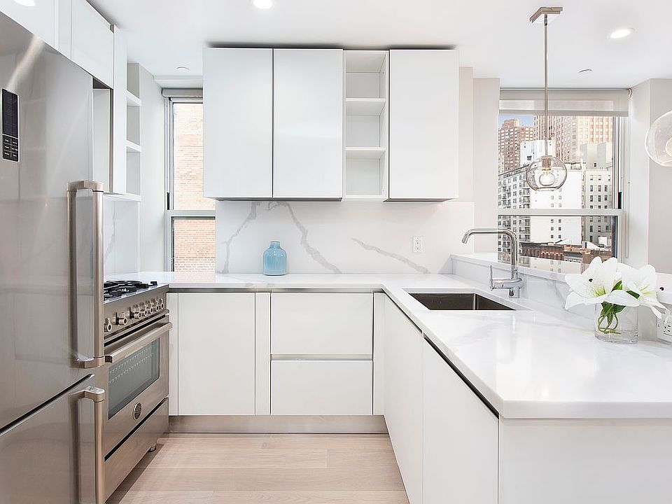 1st image of 416 W 52nd St #Penthouse 825