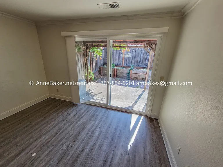 217 Elbridge Ave E — Photo 7