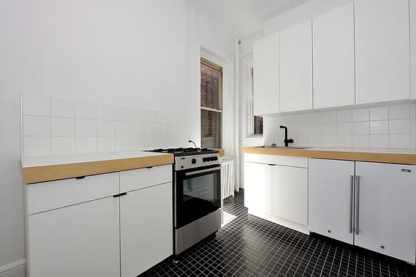 Rented by Aether Property Group | media 7