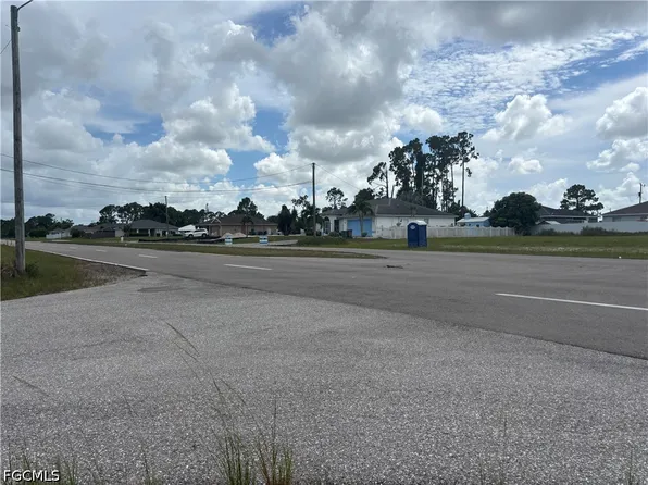 3701 W Gator Cir, Cape Coral, FL 33909