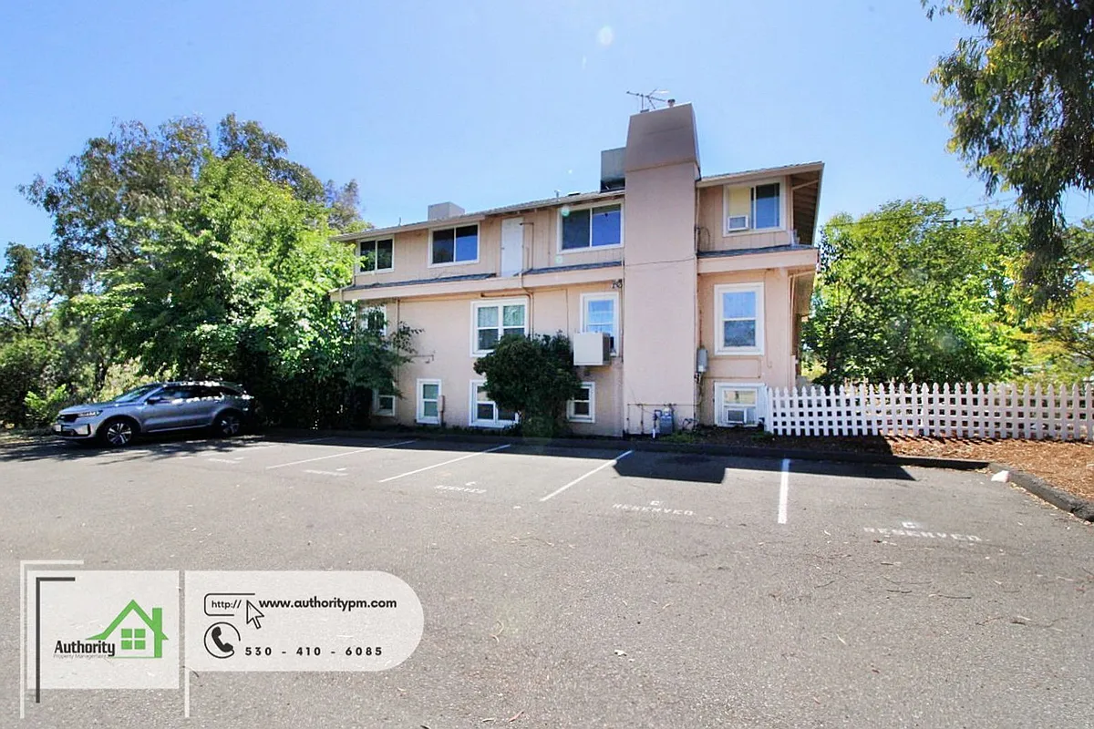 Building Photo - 2391 Placer St #B