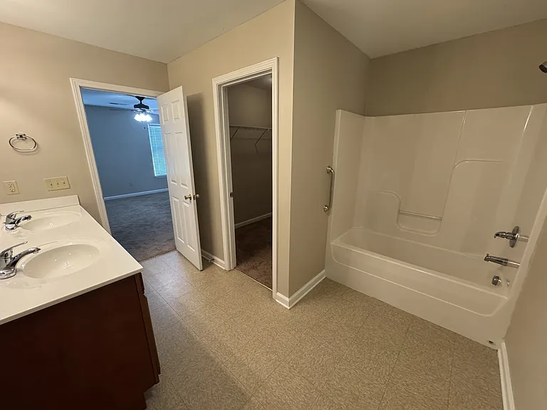 708 Chatham Ct #1 — Photo 21