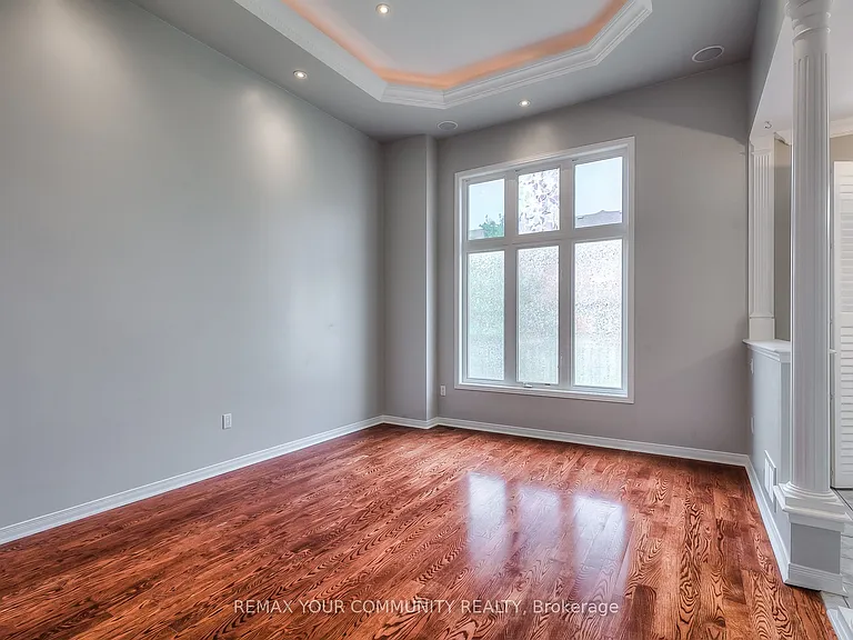 222 Kayla Cres #UPPER — Photo 7
