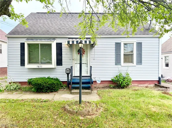 1611 27th St NE, Canton, OH 44714