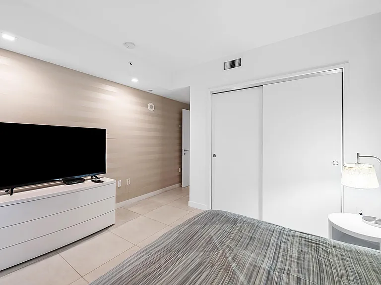 401 N Birch Rd #700 — Photo 14
