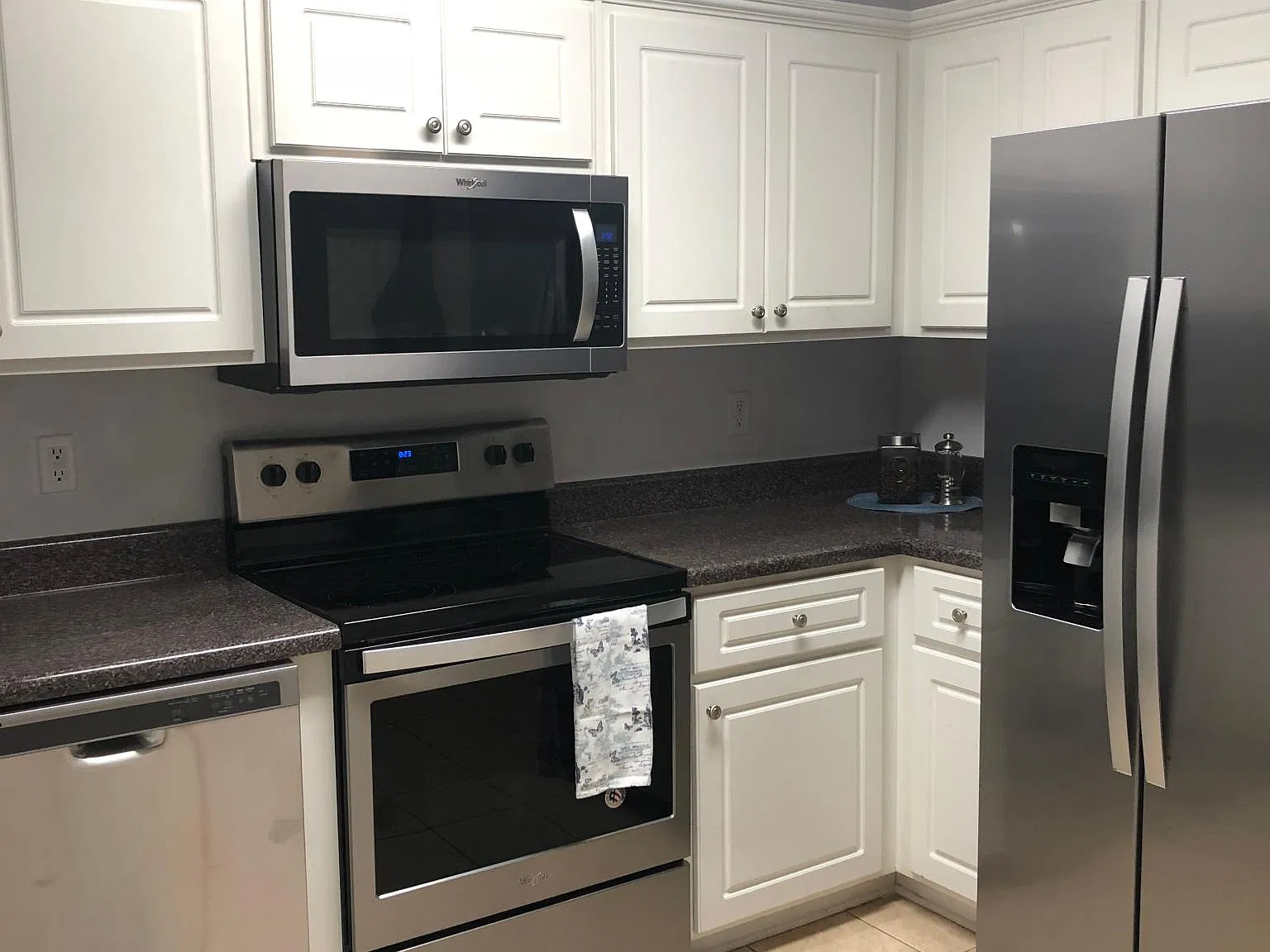 129 King Edward Way — Photo 4