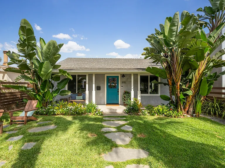 305 Neptune Ave — Photo 3