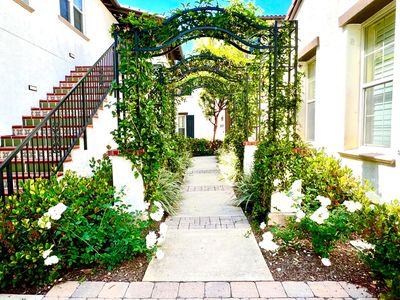 33 Spanish Lace, Irvine, CA, 92620