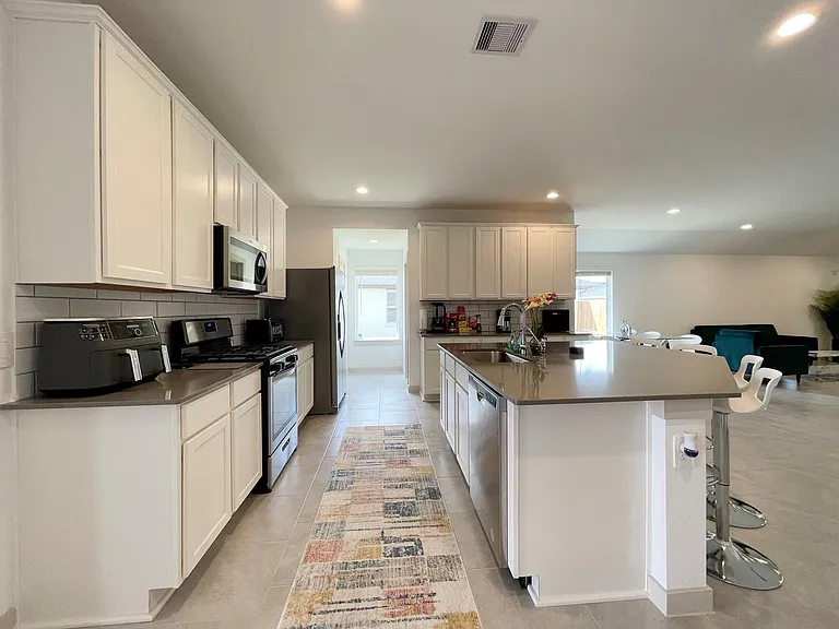 3902 Itzle Island Ct — Photo 17