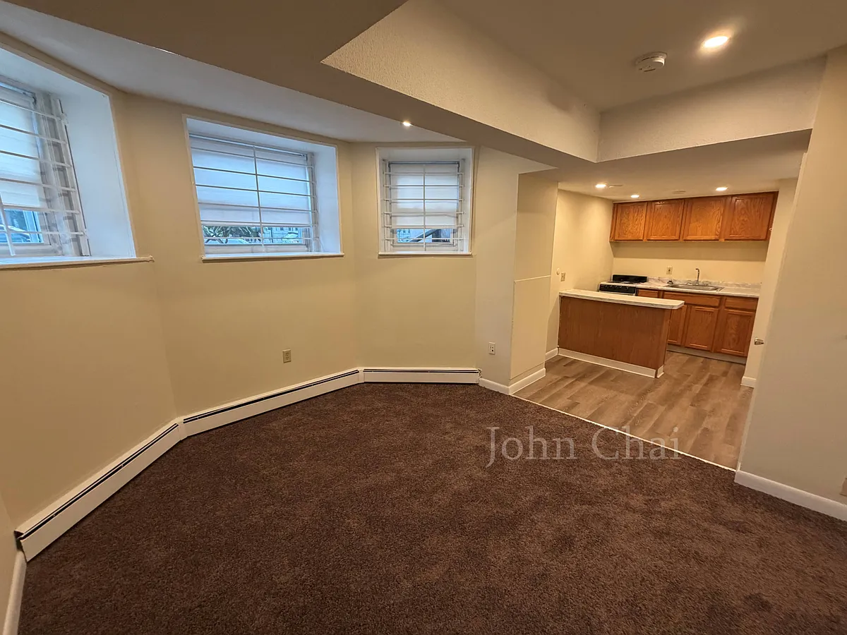 Building Photo - 1140 Commonwealth Ave #A