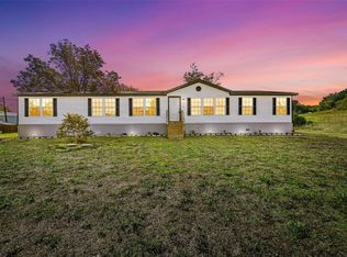 131 W Cherry Dr, Azle, TX 76020