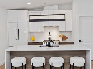 118 Spring St UNIT 3, Cambridge, MA 02141