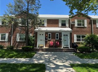 75-17 255th St #1, Glen Oaks, NY 11004