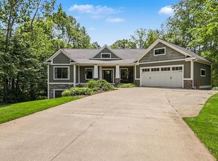 5318 Lamont Farms Dr, Coopersville, MI 49404