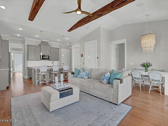 4th image of 24 Seagull Street Unit B