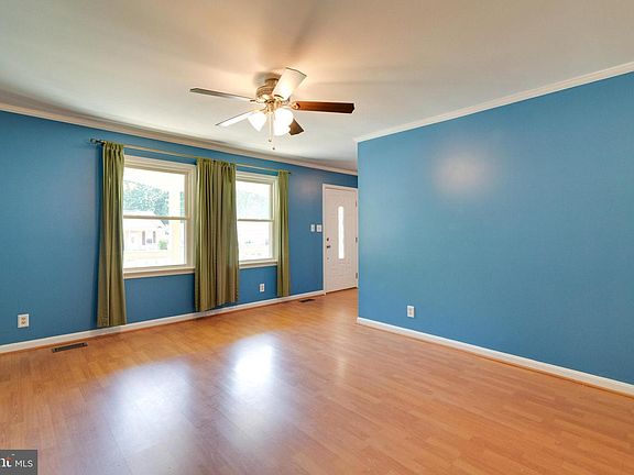 4th image of 32 Vista Woods Rd