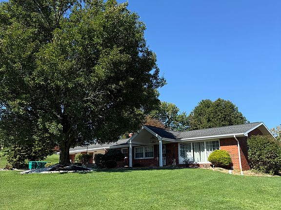 2nd image of 2224 Lazor St #1