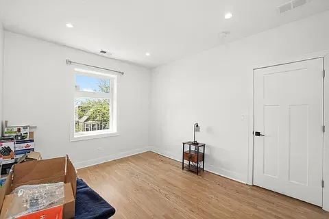 4129 N Saint Louis Ave #2 — Photo 6