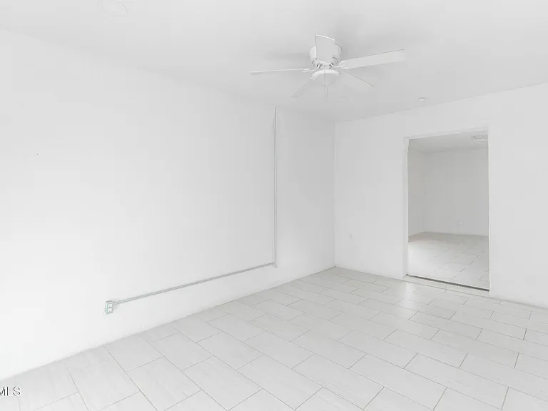 916 S Tays St #4 — Photo 4