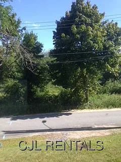 27 Evergreen Ave — Photo 3