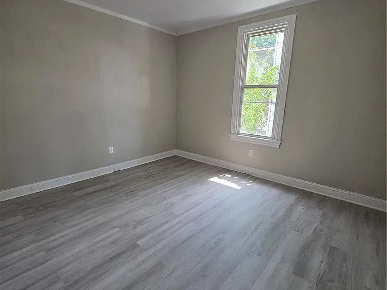 533 E Market St #1 — Photo 12
