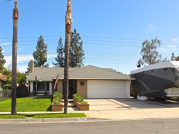 3rd image of 2142 E Alondra St