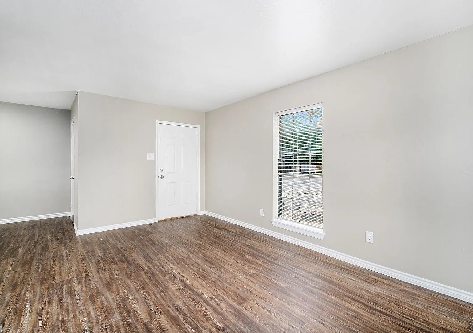 1303 S 2nd St — Photo 4