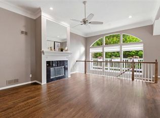 12033 Juniper St, Overland Park, KS 66209