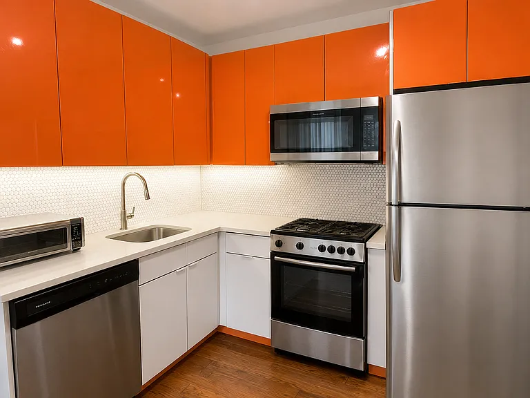854 Metropolitan Ave #1D — Photo 4