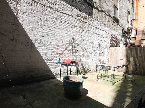 5th image of 219 Mulberry St #2E
