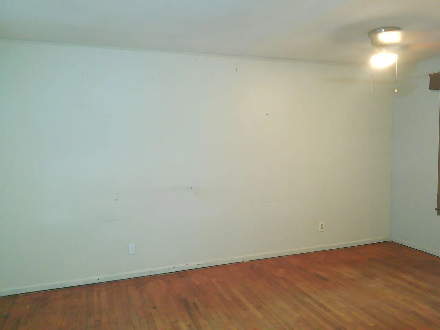 4322 Fir - 2/Bed 1/Bath - $1150/month — Photo 3