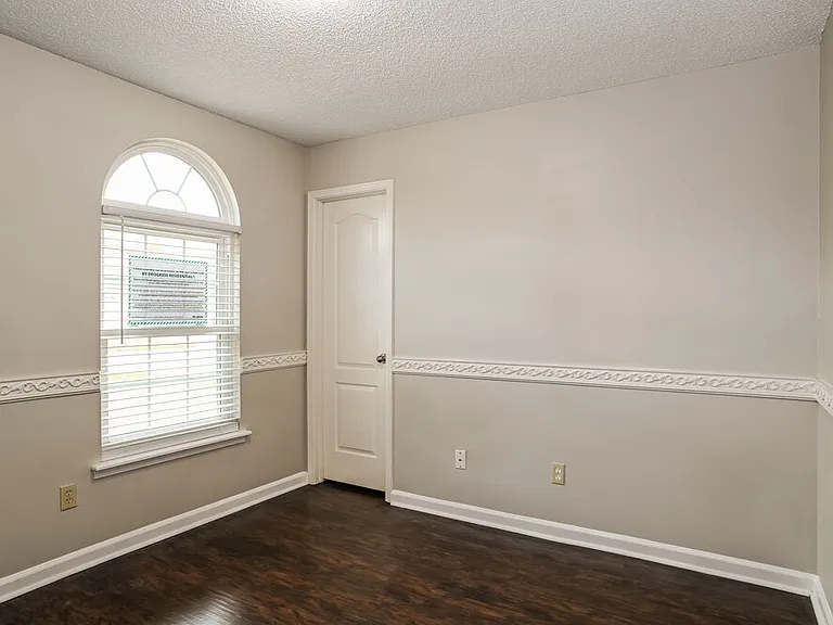 9552 Glenn Abbey Way — Photo 13
