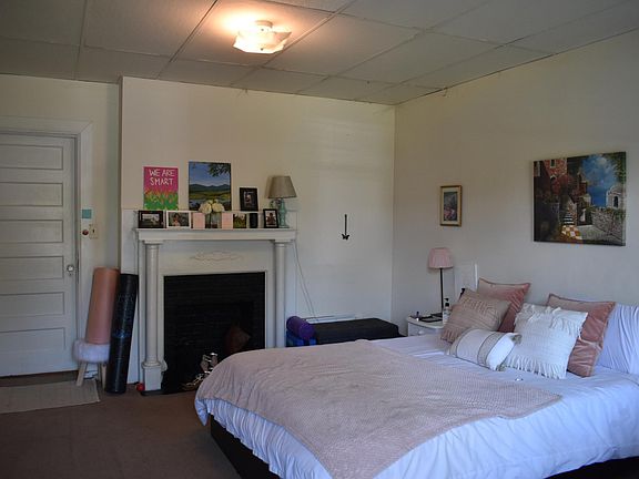 3rd image of 3121 Grove Ave APT 2