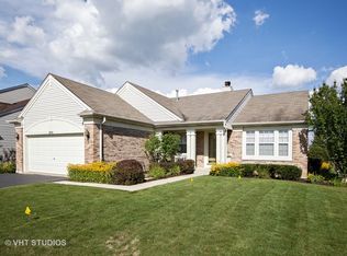 2074 Chesterfield Ln, Aurora, IL 60503