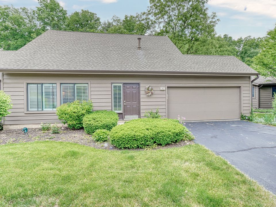 1st image of 42 Lakewood Cir