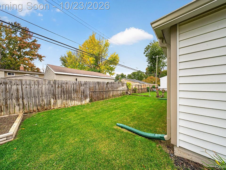 30328 Fairfax St, photo 27