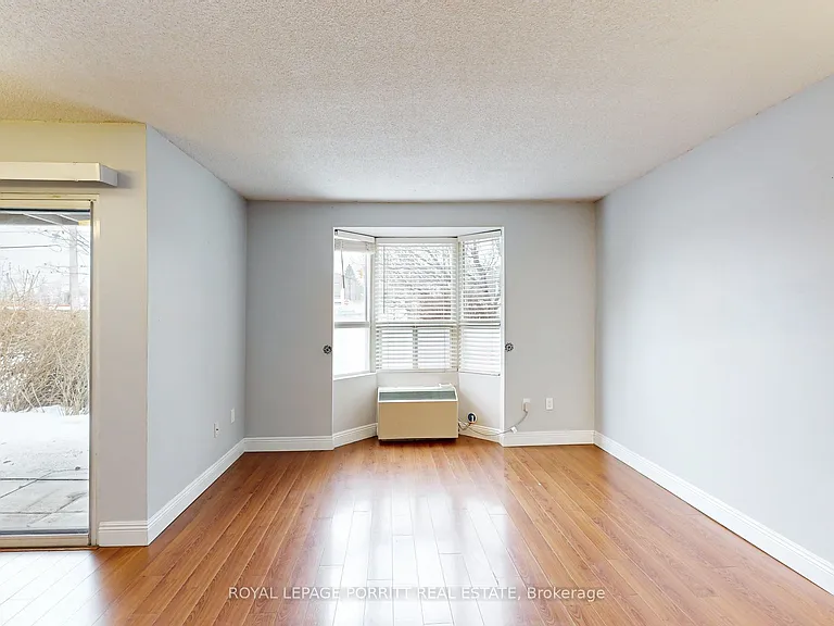3835 Lake Shore Blvd W #104 — Photo 8