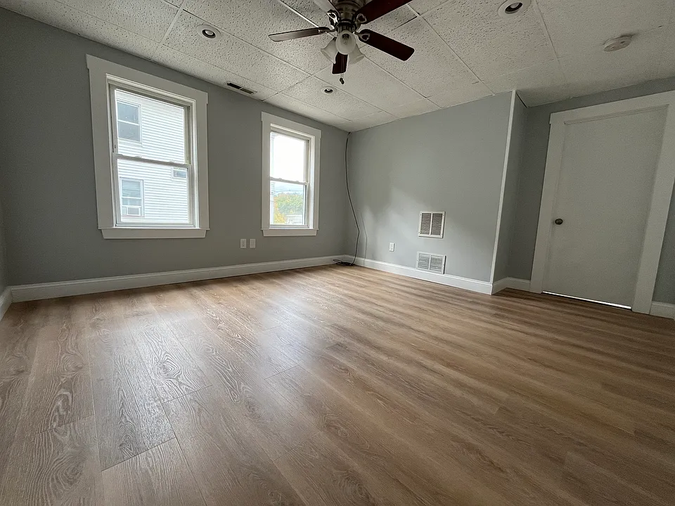 717 Main St #2