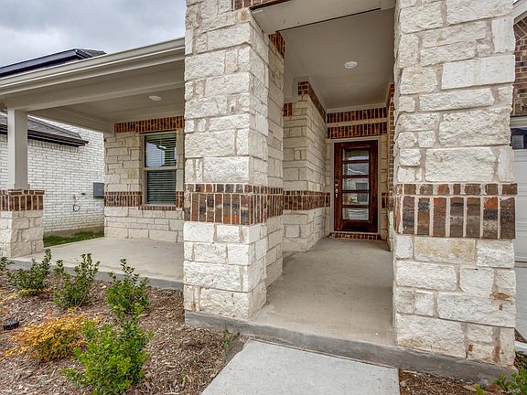 2nd image of 1113 Mahogany Dr