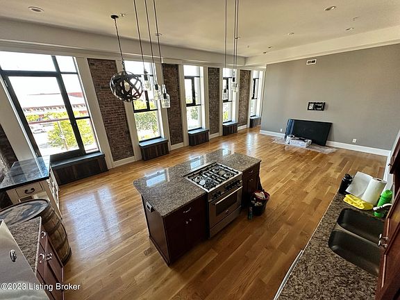 5th image of 415 E Market St Unit 305
