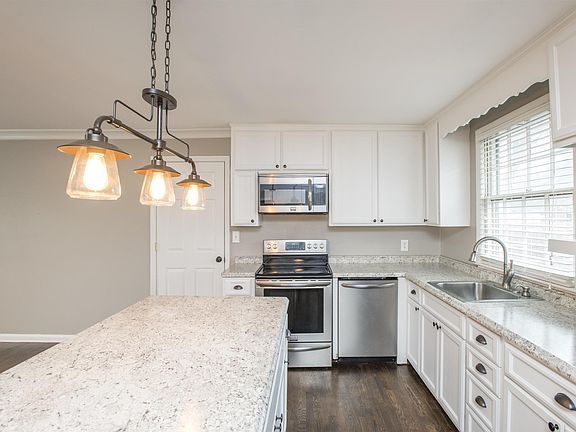 4th image of 212 Blackman Rd