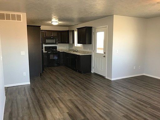 4th image of 109 E Redwood Blvd #8