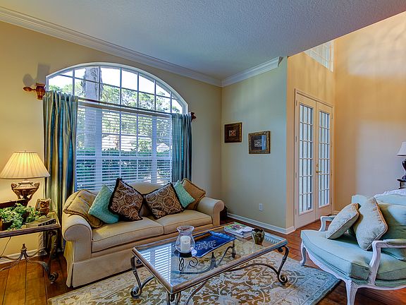 5th image of 9813 Gretna Green Dr